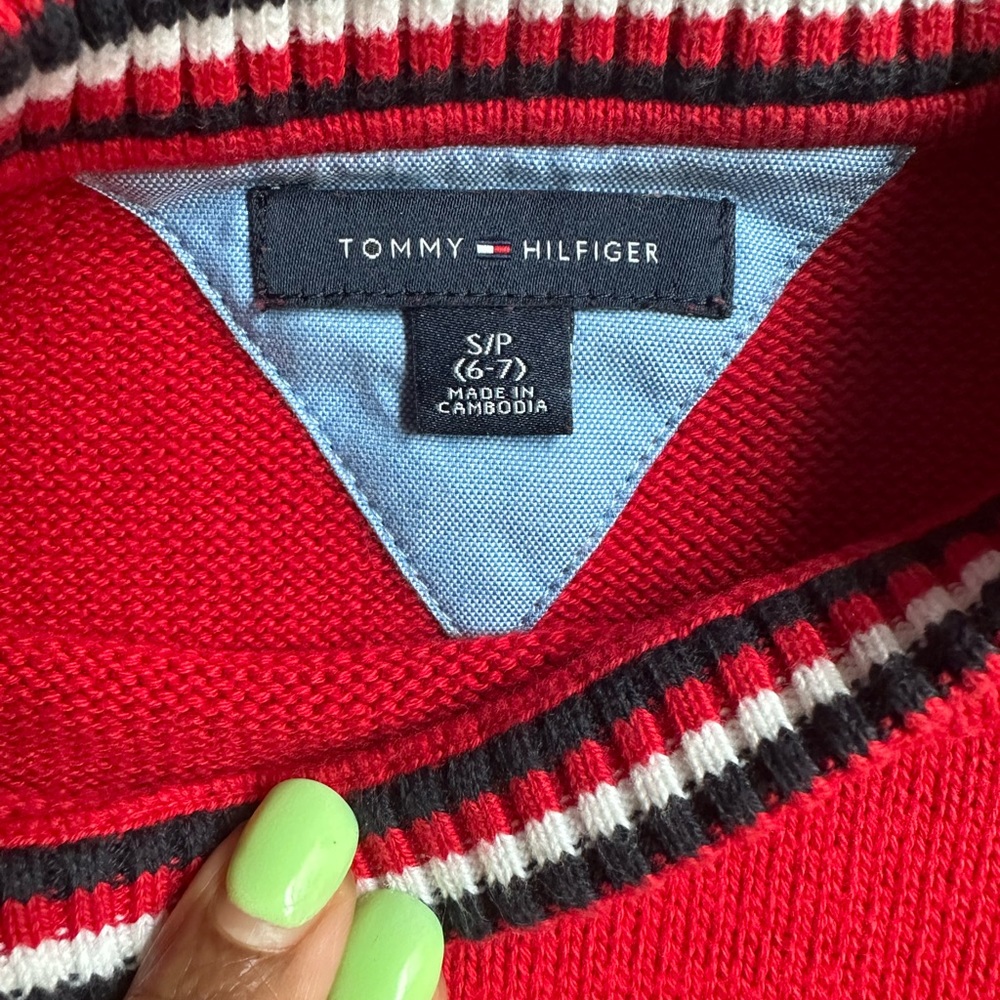 Sweater boy Red Tommy Hilfiger size 6/7 small